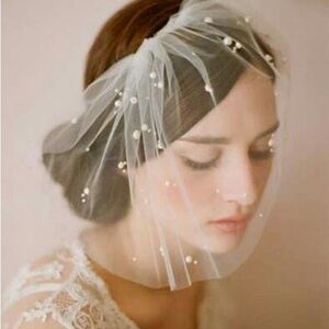 Elegant Bridal Veil with Pearls
